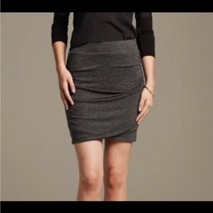 Banana Republic Ruched Knit Skirt – Size Large | Heather Gray | Stretchy, Lined,